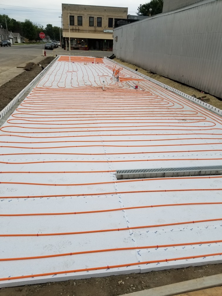 WhinkServices's tweet photo. This is the beginning stage of a 3 zoned infloor heat for a customer in Aplington, IA. #infloorheat #staywarm #HVAC #Plumbing https://t.co/cu5IuJclDV