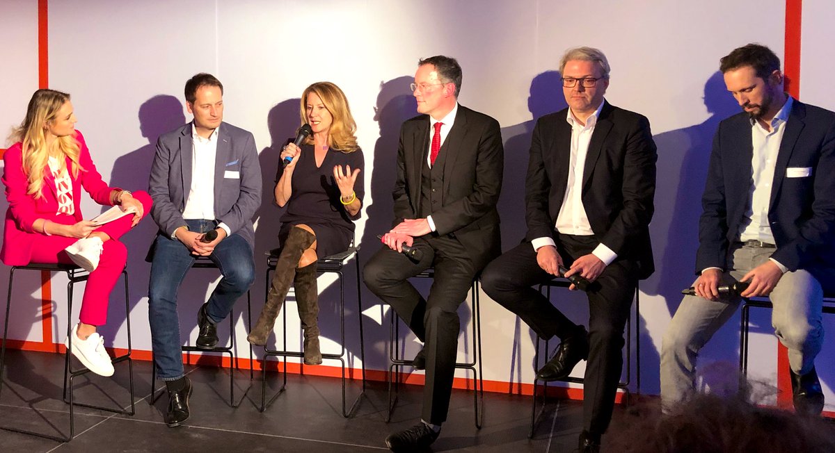 #Mainz ist mega. <a href="/HeikeRaab/">Heike Raab</a> lobt die Medienhauptstadt. Klassische und neue Medienunternehmen arbeiten hier Hand in Hand. Neue Player sind herzlich willkommen. #ConCon19