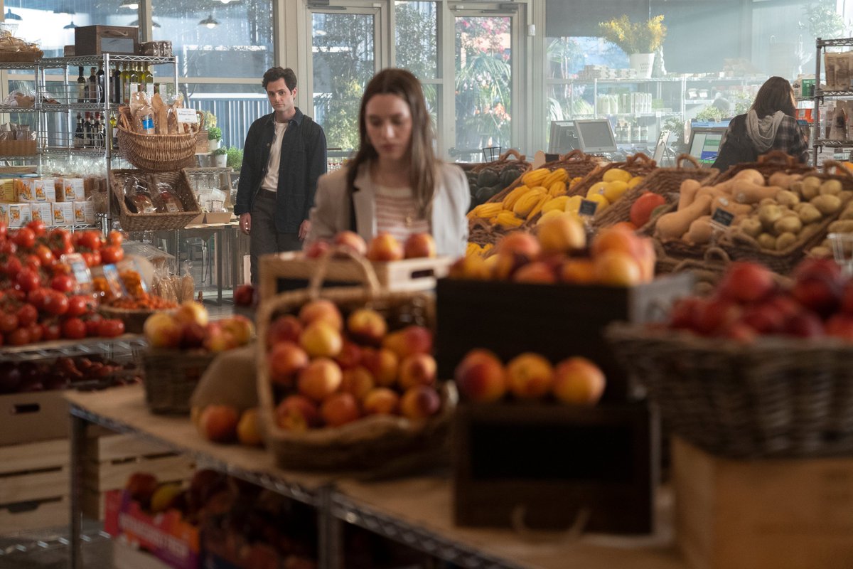 YouNetflix's tweet photo. Nobody:
Joe: Hello you. https://t.co/hoaFQWDV6F