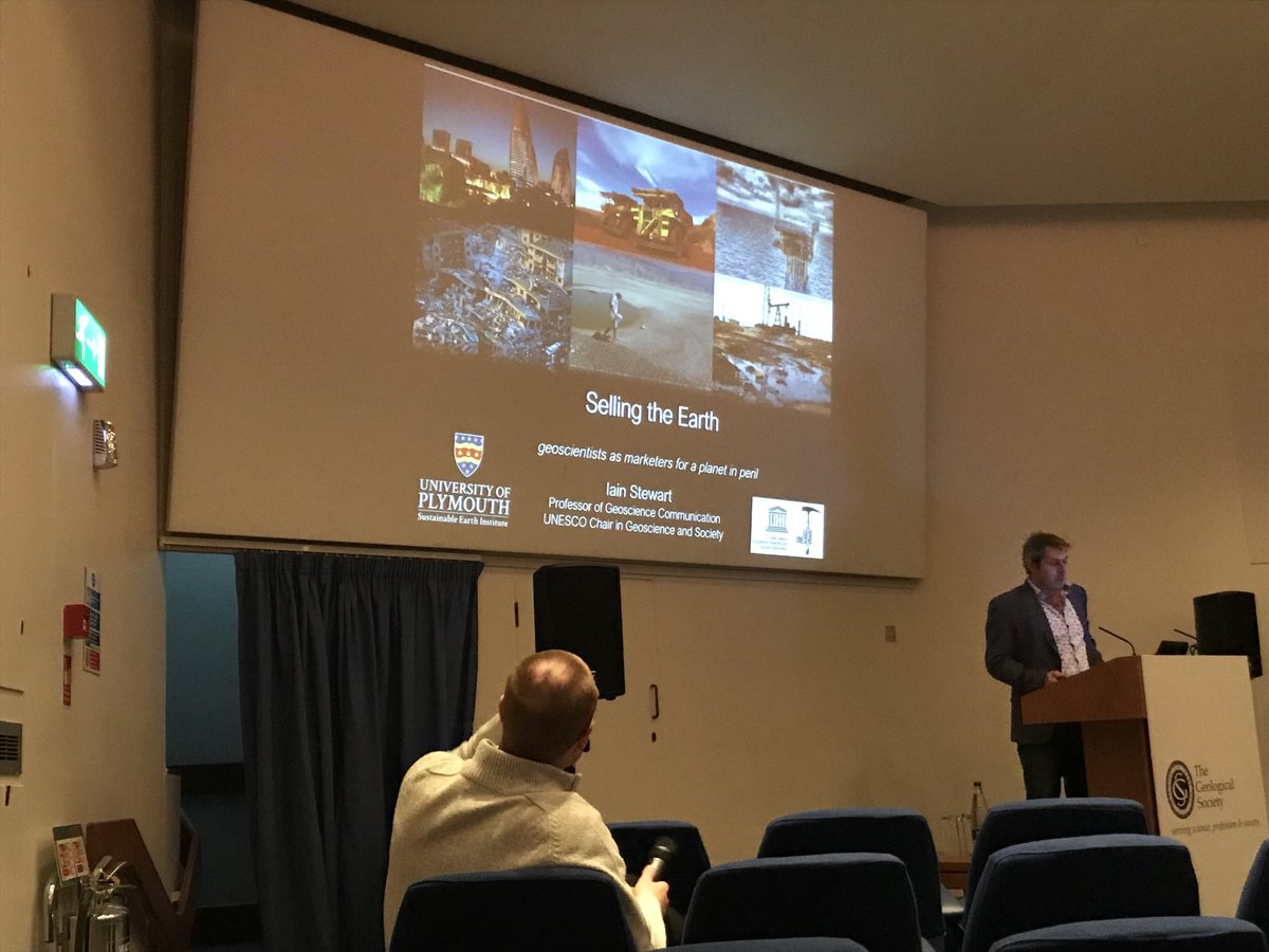 ZeHughes's tweet photo. I’m at ⁦@geolsoc⁩ representing ⁦@OriginalGCG⁩ at the environmental network launch. This should be an interesting keynote from Iain Stewart #geosciences https://t.co/yFlNXMDu0q
