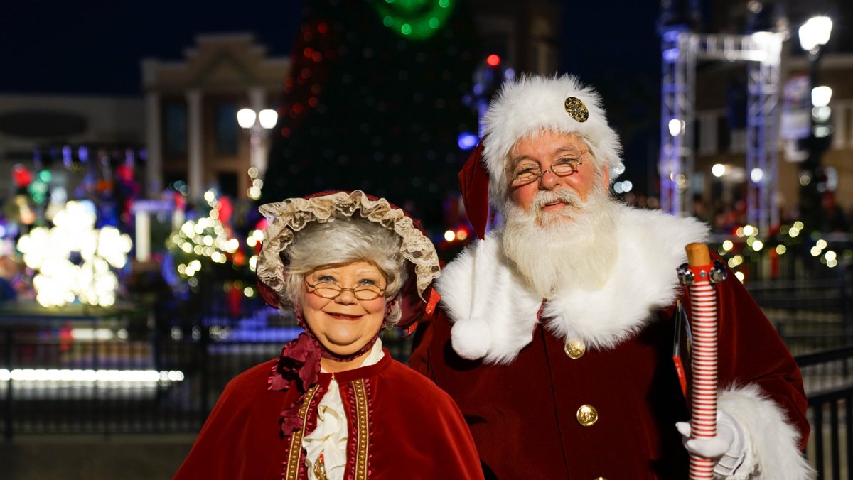 Who's ready to meet Santa starting Dec. 7?! View our Christmas events schedule. → bit.ly/35aFRxh
