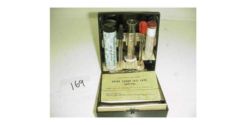 This kit was popular in the 40s. Reagents were in one tablet, heat source in the other. The tester added urine with an eyedropper to the reagent tablet and lit the heat tablet in a little tray under the test tube then checked the colours on the chart. SHI and NMAH  #FellowFriday