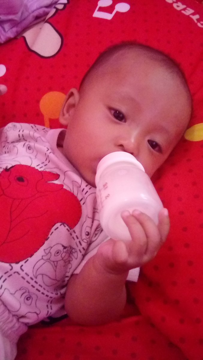 Iesraphatul's tweet photo. Tholeku...
Jadi anak soleh, anak hebat, anak pinter, anak kuat yaa lee
Biar bisa jaga ibuk &amp; menghibur ibuk https://t.co/8jRAy5X59X