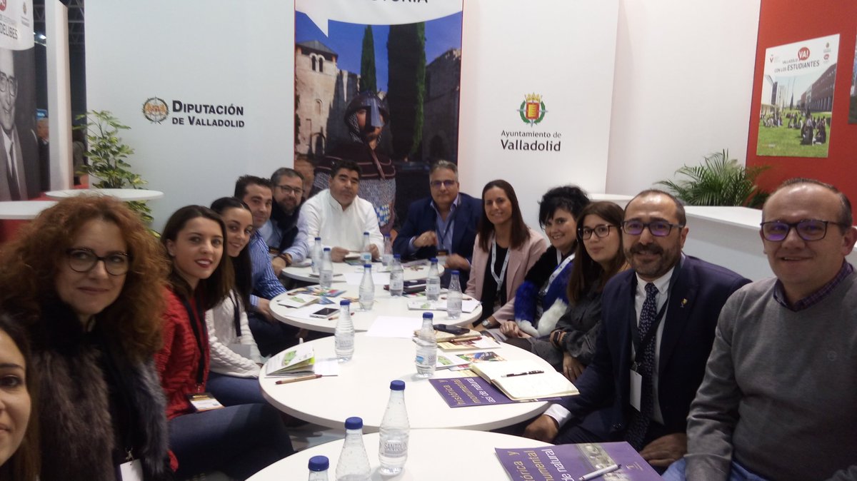 tordesillasoli1's tweet photo. 👥 Jornada de trabajo en #Intur,  que se celebra en @feriavalladolid, hemos promocionado y dado a conocer todos los recursos turísticos de los que disponemos en Tordesillas. 
@Dip_Va @VisiTordesillas
@CyLesVida @RutaVinodeRueda

#TordesillasReferenteTurístico
#TordesillasAvanza https://t.co/8zbwSBnfsb