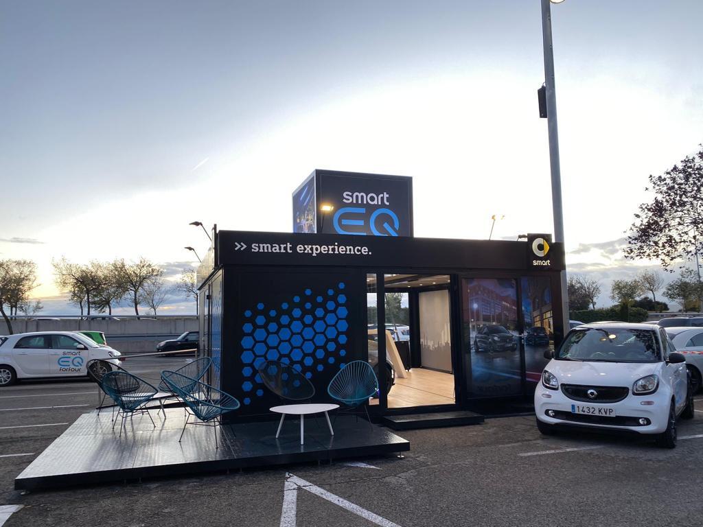 Recuerda que todavía puedes probar el smart #EQ de @MBenzMadrid.
Acércate al C.C Herón City Las Rozas y conoce la movilidad eléctrica de Mercedes. 🚙⚡
Además, podrás llevarte un obsequio. 😉
Te esperamos de 12 a 22 horas hasta el domingo.