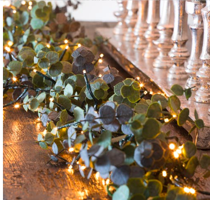 The kitchen is often the hub of a household and this holds especially true during the holidays so take a look at our 20 tips to make your handmade kitchen ready for Christmas!

Check out our tips ---> bit.ly/2OEfQzw