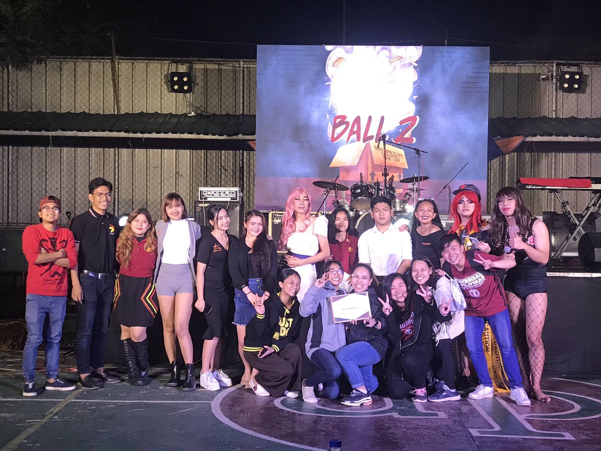 upboutcrop's tweet photo. BALL 2 BLOC are declared the winners of the Freshie Night 2019 performance.
#FreshieNight2019
#IskolarNgBayan
#Intayon https://t.co/SXxfdJudX7
