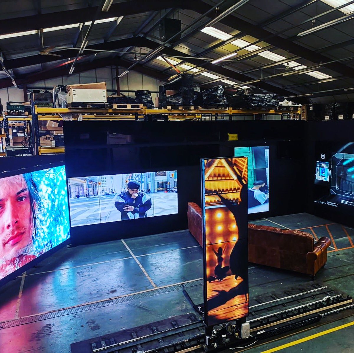Skratch_UK's tweet photo. It’s been a busy Friday here at Skratch! #skratchav #installations #prepreventativemaintenance #smartvisualsolutions #av #audiovisual #technology #equipmentmaintenance #digitalvisualsolutions #retail #notjustascreen https://t.co/b7D09Rf2vV