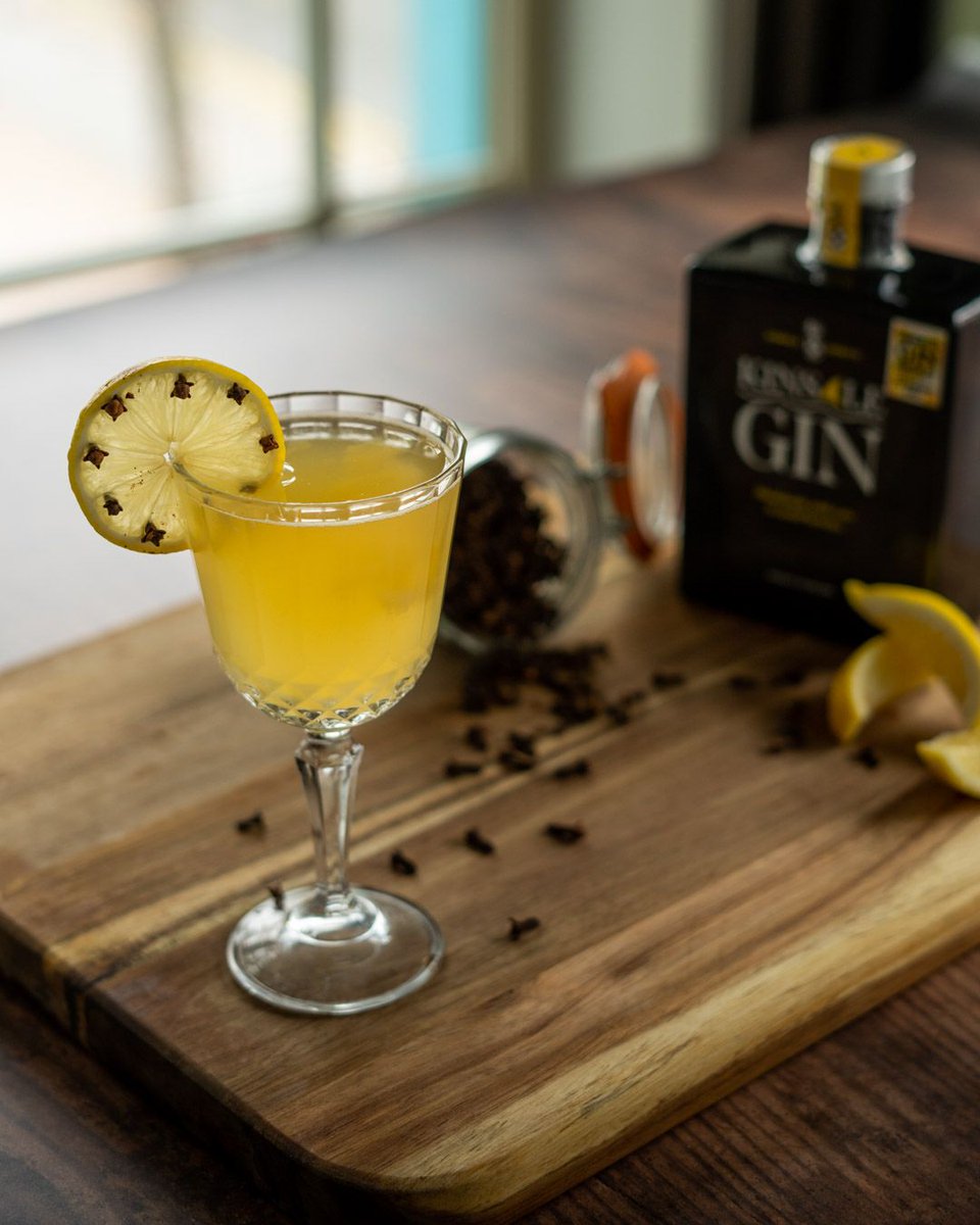 Electric Cork (@electriccork) on Twitter photo Cheers to the weekend! 🎉 Let's end the week right with some hot toddies <a href="/ElectricCork/">Electric Cork</a>
🍸Kinsale Toddy - <a href="/KinsaleGin/">Kinsale Gin</a>, <a href="/rockshore_ie/">Rockshore</a> Cider, apple juice, lemon, honey and <a href="/AngosturaHouse/">House of Angostura</a> bitters. Cheers to the weekend! 🎉 Let's end the week right with some hot toddies <a href="/ElectricCork/">Electric Cork</a>
🍸Kinsale Toddy - <a href="/KinsaleGin/">Kinsale Gin</a>, <a href="/rockshore_ie/">Rockshore</a> Cider, apple juice, lemon, honey and <a href="/AngosturaHouse/">House of Angostura</a> bitters.