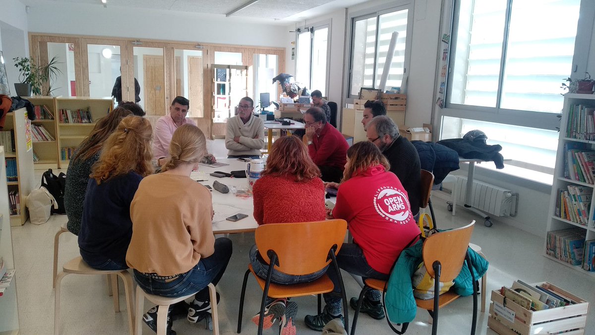 ietrinitatnova's tweet photo. Avui nova trobada de #LaTriniCreix a l'#espaieducatiuTN
Parlant dels projectes d'infància, joves, famílies i comunitat del nostre barri. #0-3 #0-7 #laTriniEduca
@CasalSomlaPera @salutpublicabcn #capchafarinas #ciatrinitatnova #eBmTn @educacio360 @Bcn_NouBarris @consorciedubcn https://t.co/0v65wy40xN