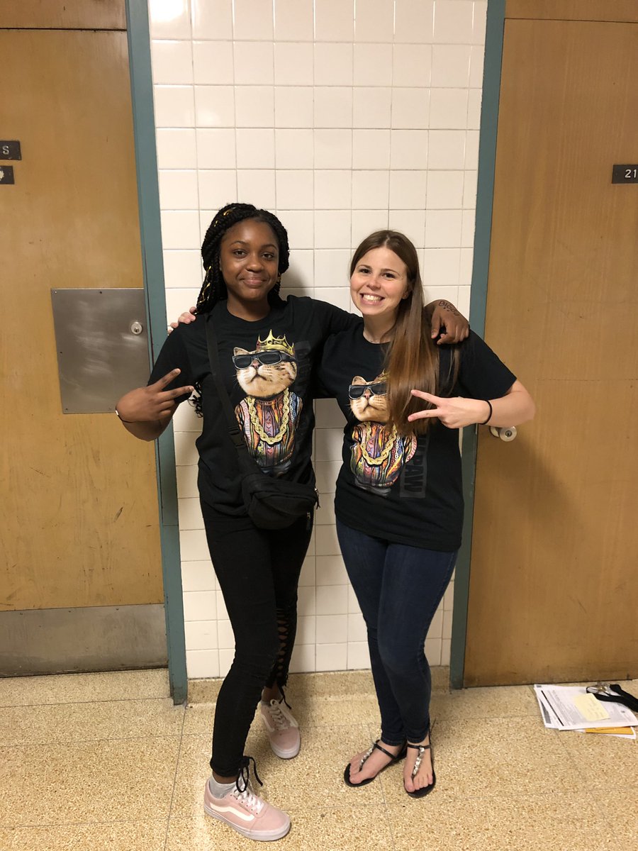 MsDownsSCSD's tweet image. Twin Day Fun 💕 #lovemyjob #cats #seventhgrade @ClaryCougarSCSD