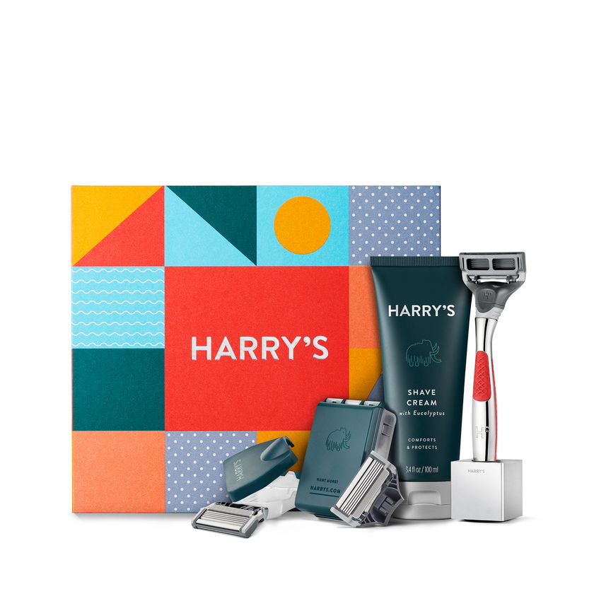 TheDieline's tweet photo. .@harrys Shaving Holiday Gift Sets Feature Colorful And Non-Denominational Packaging Ready To Gift - https://t.co/fhCGglv3TZ #holiday #packaging #colorful #brightpackaging https://t.co/ar0ynDt3Qt