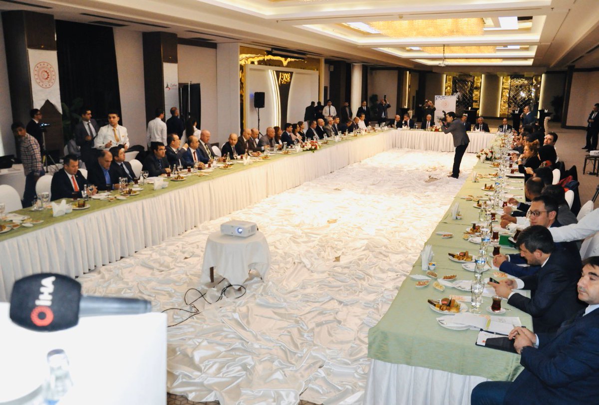 gumushan_ali's tweet photo. Türkiye Otelciler Federasyonu Başkanı Sn. Osman AYIK ile Afyonkarahisar Valiliği ve Zafer Kalkınma Ajansı tarafından gerçekleştirilen, Afyonkarahisar’ın Gastronomi dalında UNESCO yaratıcı şehirler ağına üyeliği değerlendirme toplantısına katıldık. #zaftoder #türofed #gastronomi https://t.co/coHuMlP5iA