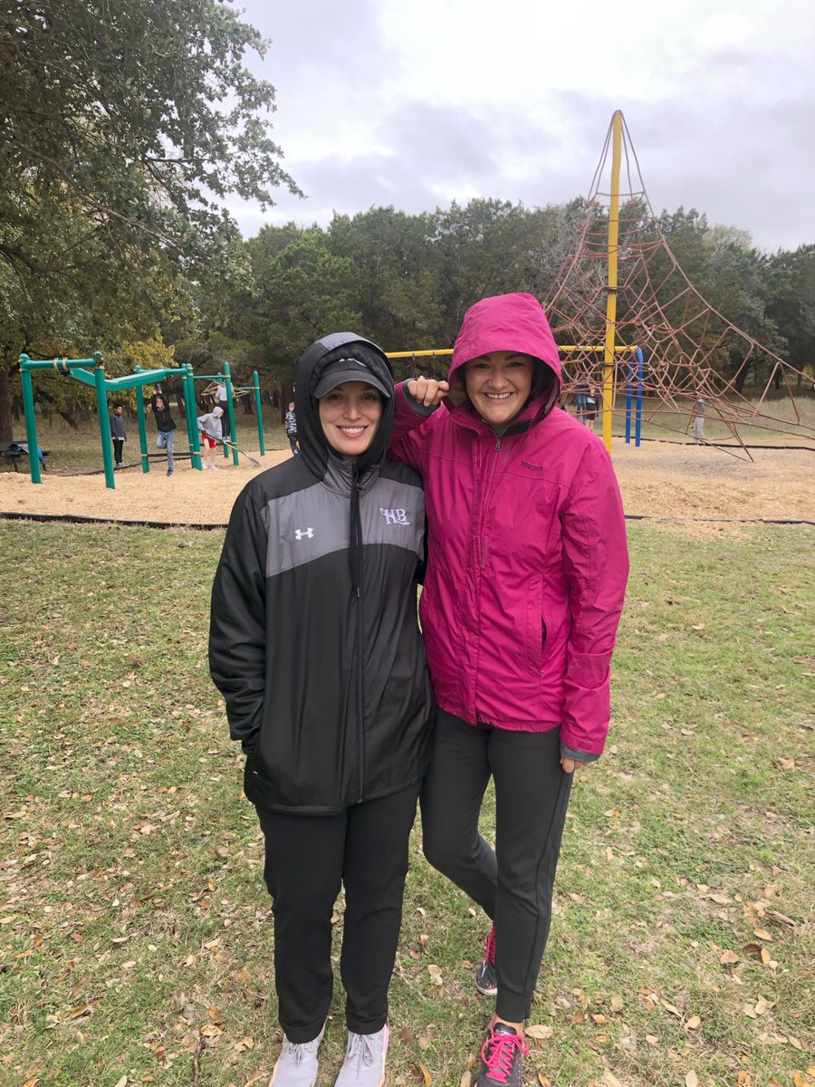 CoachLeDoux5's tweet photo. HB Bucs enjoying their Day of Service and giving back to our community! #HBRising @HudsonBendMS @CoachPolites https://t.co/kPzeydTBY9