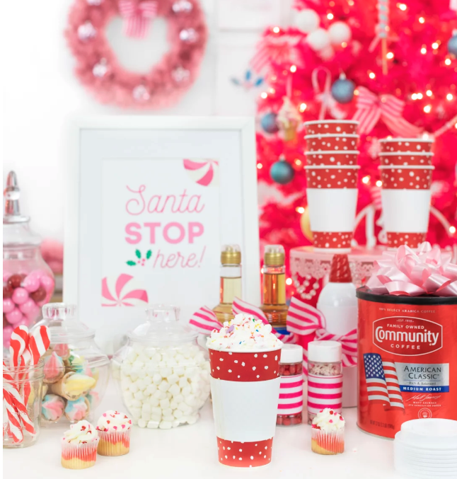 dawnchats's tweet image. Host a coffee bar that even Santa will love &amp;amp; treat guests to a delish cup of warm goodness thanks to @CommunityCoffee American Classic Blend™, available in a 37-ounce canister exclusively at @Walmart! #AD cutefetti.com/santa-coffee-b… #CommunityCoffee