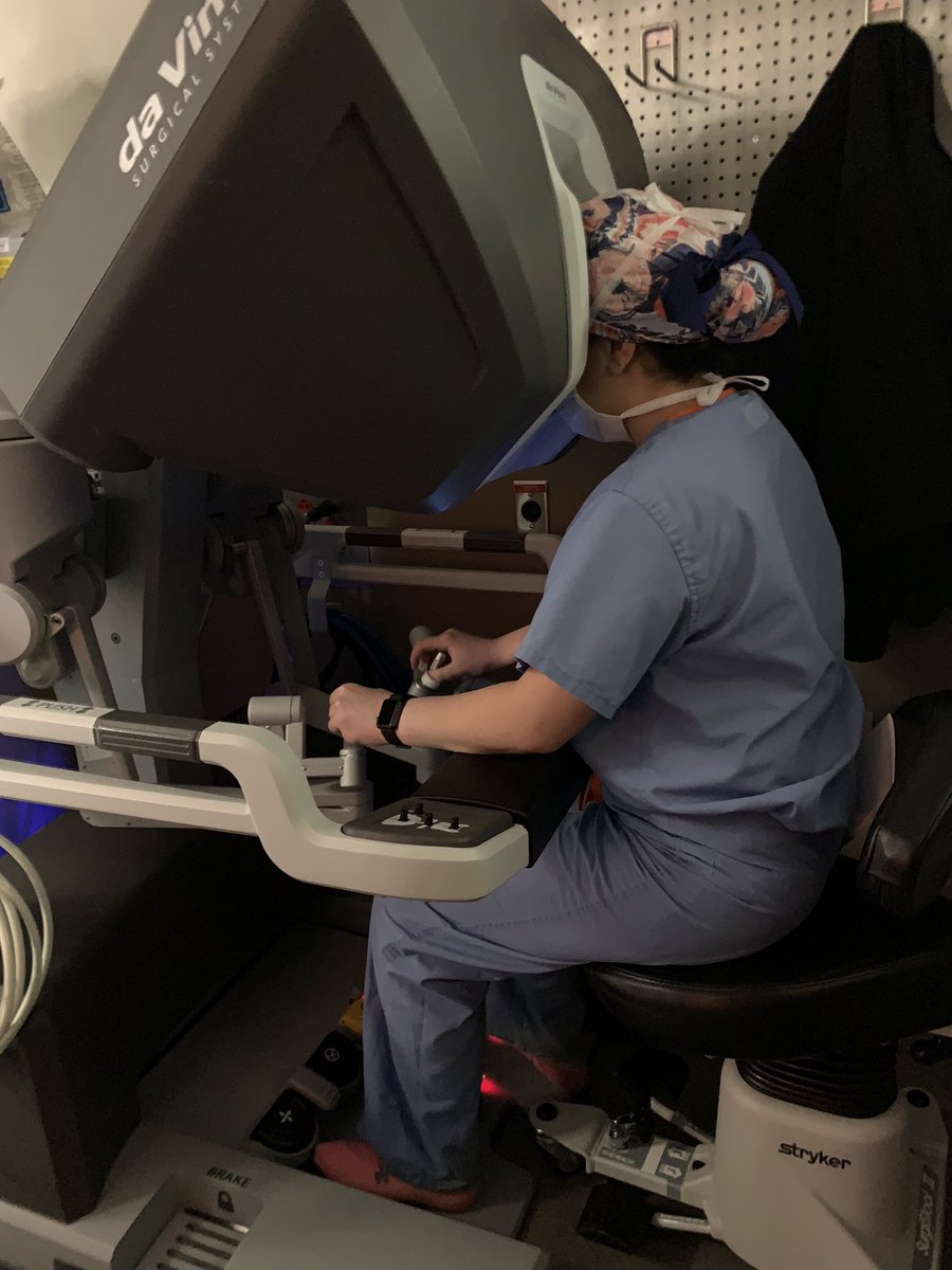 RaisBahrami's tweet image. @avasaidian @UABUroResidents getting great training on the @IntuitiveSurg #SPRobot @UABUrology! Keep eyes peeled as she’s pursuing @UroOnc @SUO_YUO fellowships!
