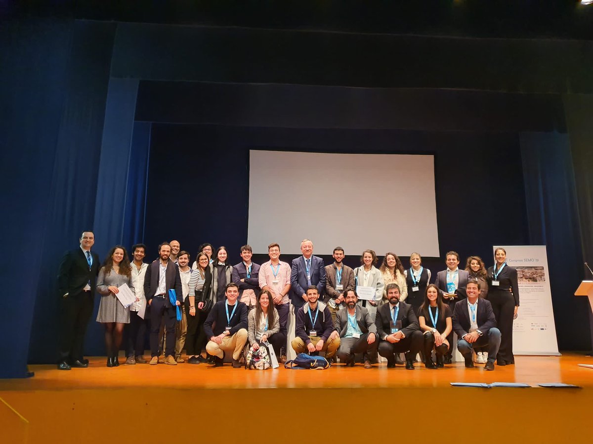 UCAM_Dental's tweet photo. La semana pasada pasada alumnos y profesores de UCAM Dental asistieron al Congreso Internacional #SEMO2019, una cita que contó en sus talleres y charlas con la presencia de reputados profesionales del sector. https://t.co/7wu5D1ftB2
