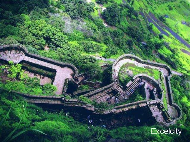 definately supported this view. One morning, while she was looking out of the window of Pratapgad, she saw in the distance the Lion Fort.The thought that the fort was now under the control of Moghuls enraged her. She went to Shivaji Maharaj, and tell him that she desired his