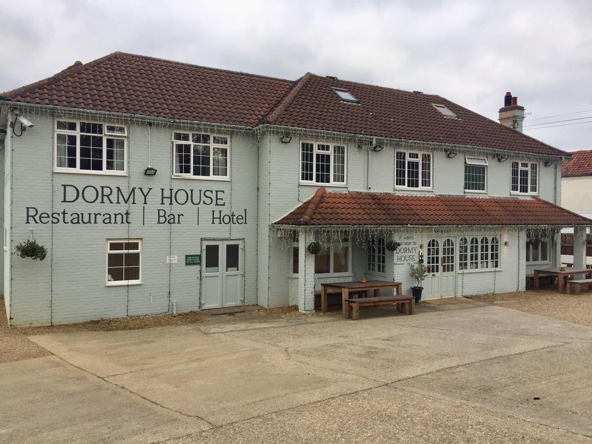 All the decorations are up and ready for tonight's lights switch on at 9pm. 
No entry fee. 
We have our carvery buffet and a BBQ available. And a disco to follow 
#Norfolk #bbq #carvery #festive #lightswitchon