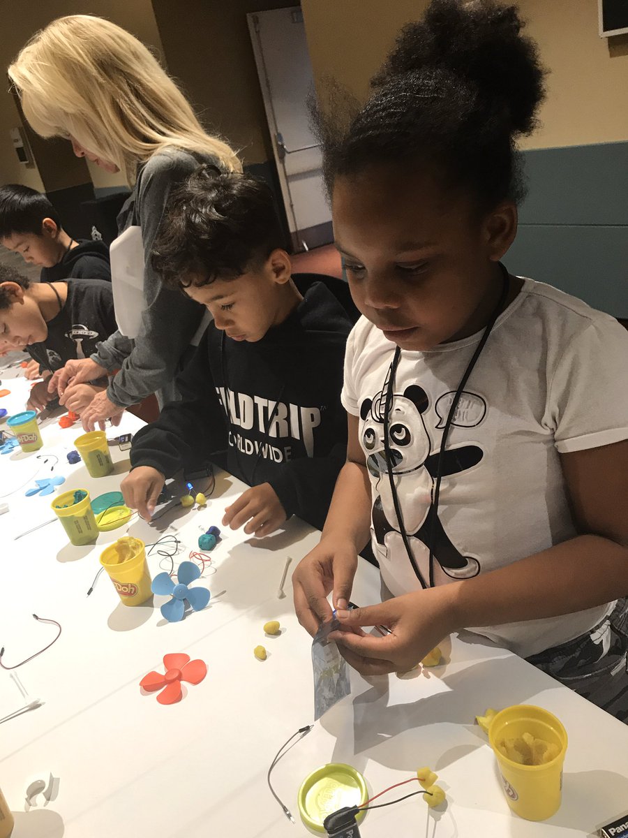 M1BITS's tweet image. #NYSCATE19 #StudentSTEAMFest #m1Bits #circuits