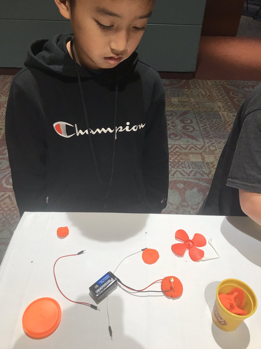 M1BITS's tweet image. #NYSCATE19 #StudentSTEAMFest #m1Bits #circuits