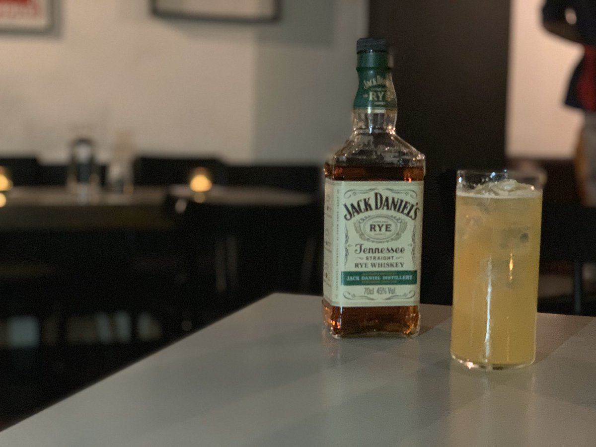 CamDawsonJD's tweet photo. First up was the #TennesseeMule. 50ml Jack Daniel’s Tennessee Rye, 2 dashes of Angostura Bitters, Top with Ginger Beer. I like to put an orange wedge and Mint sprig on top too. This is long, refreshing and spicy. The Full & Spicy whiskey is perfect for this Moscow Mule Twist. https://t.co/Td5zkWx5Le