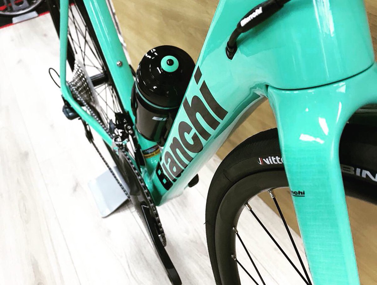 racescene_uk's tweet photo. New @BianchiOfficial Sprint ready to go this weekend. This factory option is built with a Shimano Ultegra Hydro Groupset, Riparto Corsa finishing kit and Shimano RS 171 wheelset ๐ด๐ปโโ๏ธ๐ฎ๐น @BianchiUK #cycling #racescene https://t.co/1om5Ykb5O0