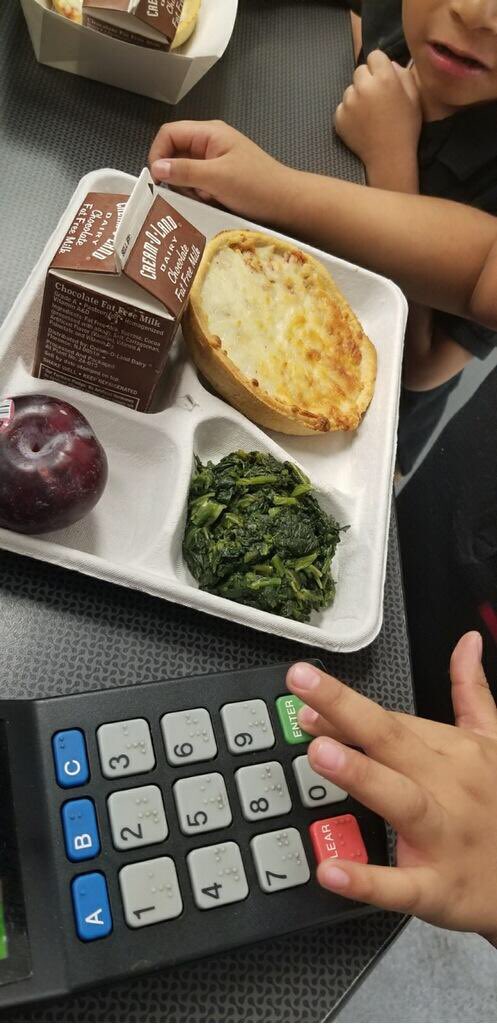 Proud of the Red Bank Primary students for their veggies choices today. Spinach and fresh steamed asparagus!  <a href="/RedBankSup/">Dr. Jared Rumage</a> <a href="/rbpsEAGLES/">Red Bank Primary</a> @Nursecathyr <a href="/ChartwellsK12/">Chartwells K12</a> <a href="/USDA/">Dept. of Agriculture</a> #FFVP
