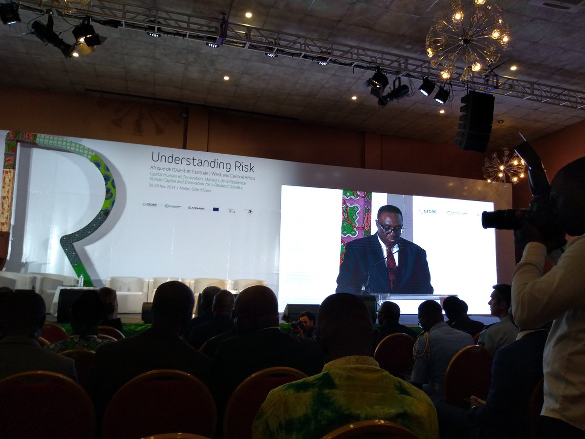 Honorable_Nath's tweet image. Session de Clôture de cérémonie de l&apos;évènement #UnderstandingRisk par Simeon Ehui, le Directeur Régional du Développement Durable pour l&apos;Afrique de la #BanqueMondiale &amp;amp; Mr Robert Beugre Mambe, Gouverneur Maire d&apos;#Abidjan 
#URCWA #SOTMAfrica2019 @GFDRR @osmafrica
