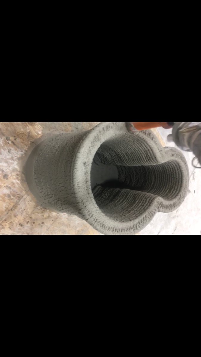 mudbots's tweet photo. Before and after! #youthinkweprint #3dconcreteprinter #3dprinting #concrete #landscaping #worldofconcrete #mudbots #concretedesigns #futureoftechnology #thefuture https://t.co/twefsQvUPq