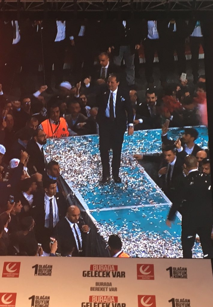 TarsusIlce's tweet photo. Şu salonda yaşadığımız bu heyecan, bu aşk,bu coşku bizlere 91'in, 94'ün, 95'in o zaferlerle dolu günlerini hatırlatıyor.Bucoşku,busevgi Milli Görüşedir.Bu yaşadığımız aşk,heyecan bize EbaEyyübel Ensari'nin, HacıBayramVeli'nin, SultanAbdulhamitHan'ın ve ErbakanHocamızın himmetidir https://t.co/BttzSxr5Eq