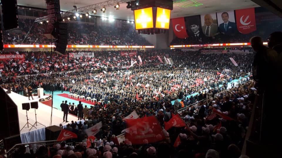 TarsusIlce's tweet photo. Şu salonda yaşadığımız bu heyecan, bu aşk,bu coşku bizlere 91'in, 94'ün, 95'in o zaferlerle dolu günlerini hatırlatıyor.Bucoşku,busevgi Milli Görüşedir.Bu yaşadığımız aşk,heyecan bize EbaEyyübel Ensari'nin, HacıBayramVeli'nin, SultanAbdulhamitHan'ın ve ErbakanHocamızın himmetidir https://t.co/BttzSxr5Eq