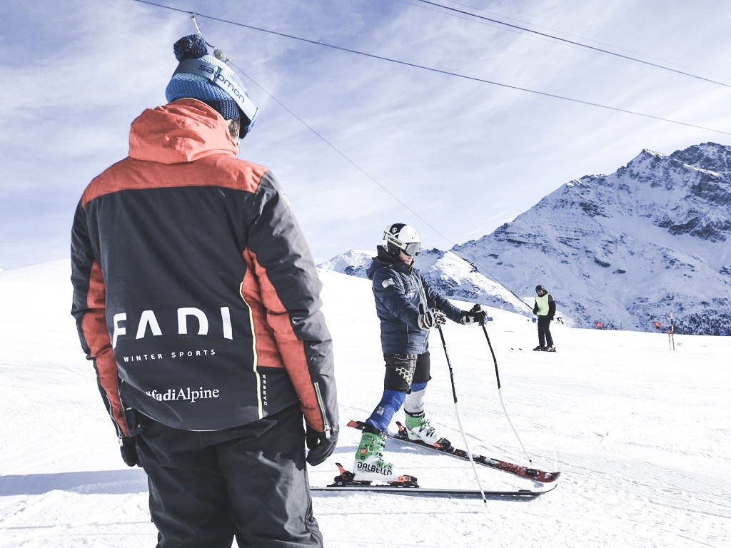 FadiAndalucia's tweet photo. El CETDI ALPINO SN en el campamento base de Zinall (Suiza). Preparando, en unas magníficas condiciones, las primeras competiciones FIS de la temporada en Italia ¡Mucho ánimo chicos! ⛷#FADI #FadiAlpine #AlpineSki #deportesinvierno #wintersports #CTRD #sierranevada #esquialpino https://t.co/SUXYCJfhXG