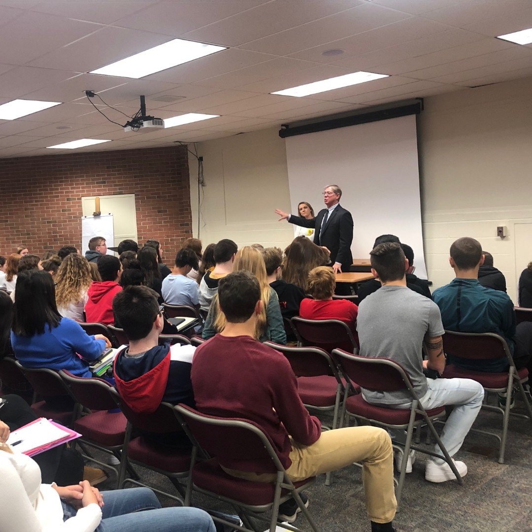 Thank you to Judge Ashworth for coming to Hempfield High School to talk to classes, about the opioid crisis, Drug Court, and career paths in law. "If you remember nothing else about this presentation, remember to think about consequences' he explained.  #HSDPathways