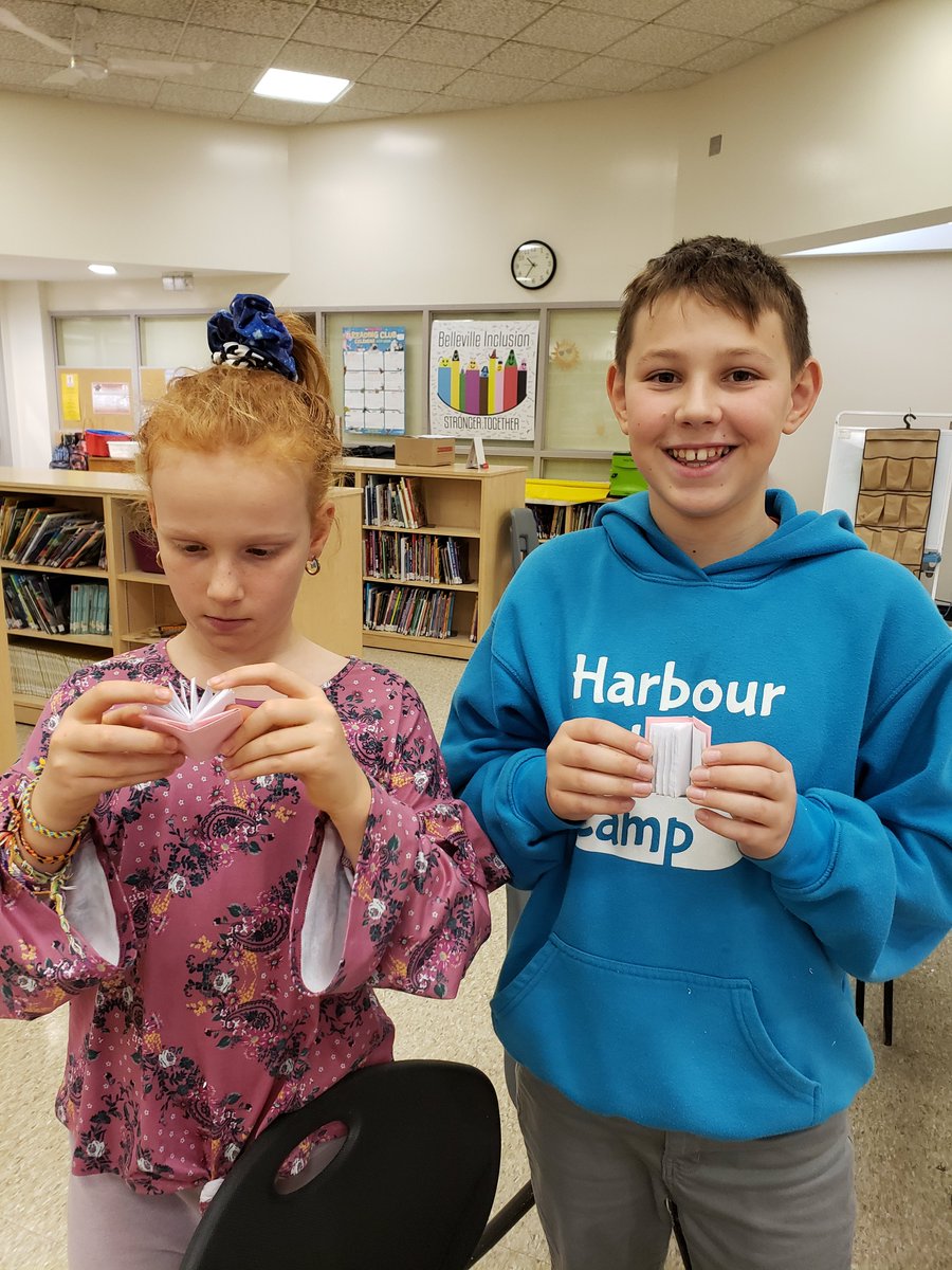 thr3epennies's tweet photo. We made mini kindness notebooks in the Leaning Commons today @HarryJClarkePS @SayDoNiceThings #missionkindness #SayDoNiceThings #Caring Counts https://t.co/Da9Xb2RnOR