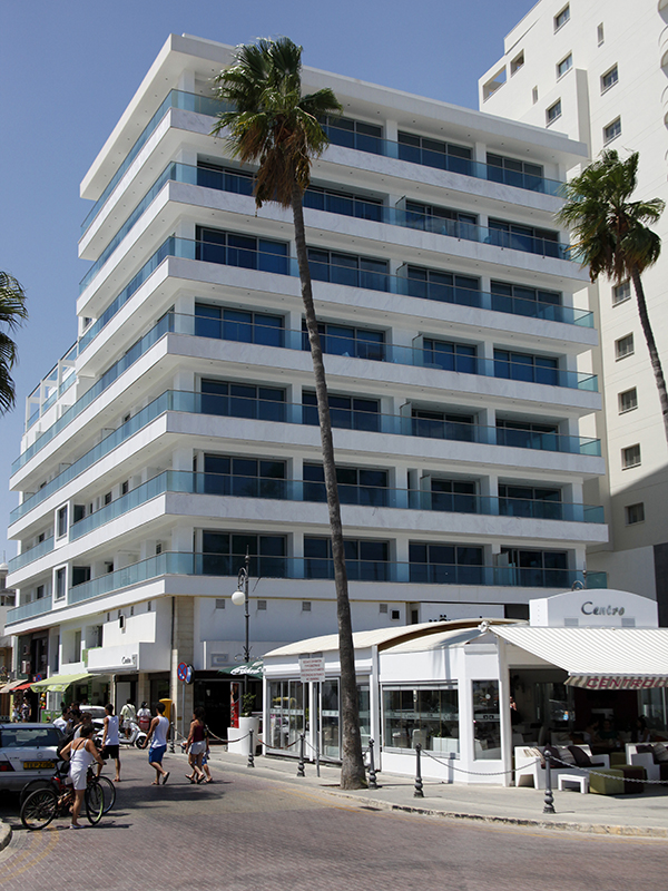 ArchitectsMyria's tweet photo. Οι εργασίες μας αναβαθμίζουν εμφάνιση και λειτουργικότητα. Προσφέρουμε την εμπειρία μας στο χώρο, την γνώση και έμφαση που δίνουμε στη λεπτομέρεια. #MyriaConstantinidouArchitects #Architecture #design #project #Building #ResidentialBuilding #Larnaca #modern #details #Cyprus https://t.co/cpBNS4Htor