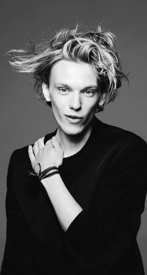 Happy Birthday Jamie Campbell Bower! 