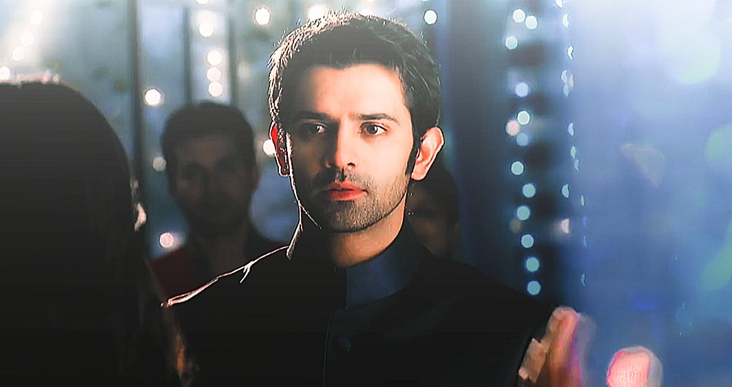 Arnav really had the softest gaze  #BarunSobti  #SanayaIrani  #IPKKND  #Arshi