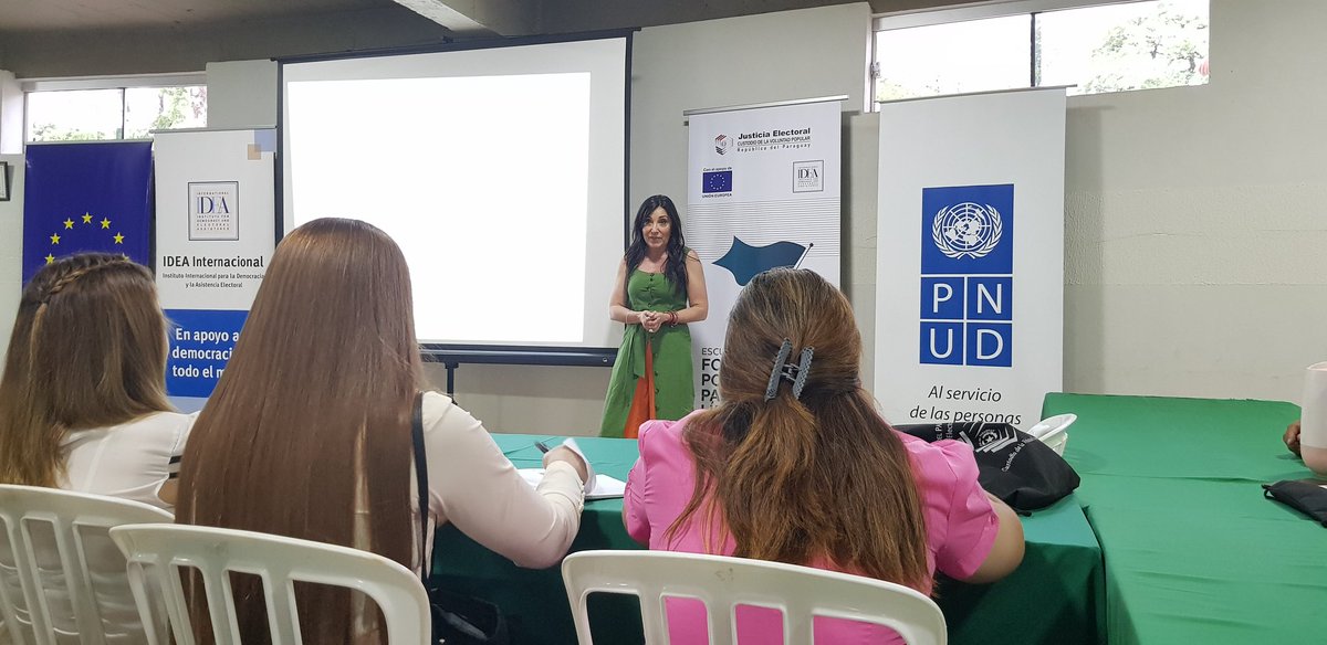 Genero_JE's tweet image. Hoy nos acompaña Virginia García, experta en Comunicación y Marketing Político, para el módulo de hoy las Lideresas de Caaguazú se fortalecerán en comunicación no verbal, y practicarán ante cámara lo desarrollado en aula 
#SevoslaProtagonista #MujeresLíderes #Caaguazú