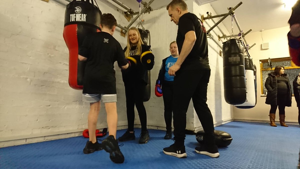 PSOSDunfermline's tweet photo. @trenchboxing @CarnegieUKTrust @stcolumbasfife @WoodmillHigh @DunfermlineHS @qahsinfo @FifeActiveSch Never backing down to the challenge...
Our Punch Beyond groups are certainly committed, we've been extremely impressed by their work ethic.
With every session we've seen improvements in their ability and fitness.
#PunchBeyondYourLimits https://t.co/wGx2wNWRQJ