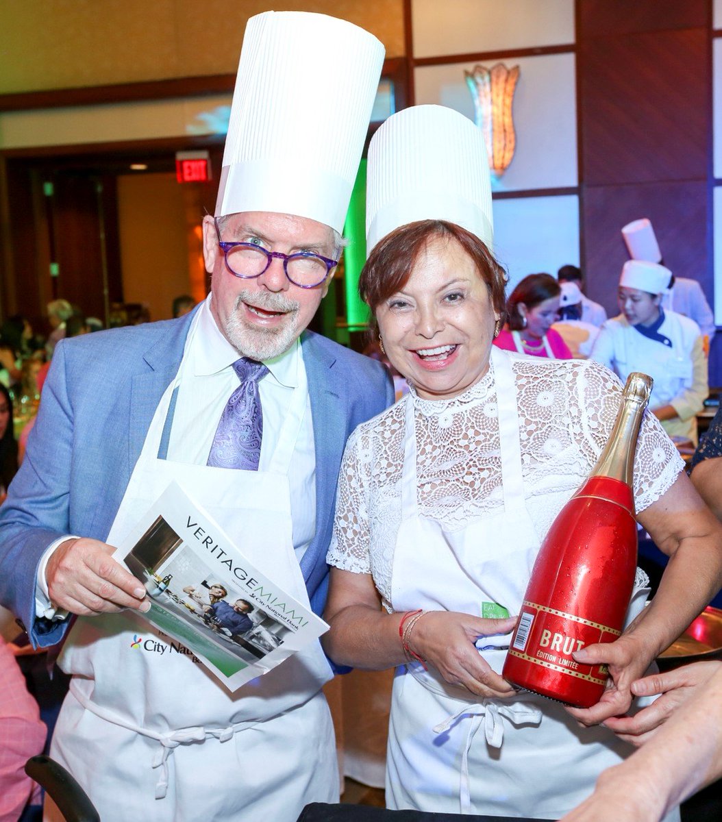 UnitedWayMiami's tweet photo. #FridayFeeling: @VeritageMiami is back raising over $12M for a #StrongerMiami🥂. To kick off our 24th year, #EatDrinkUnite with foodies and beverage aficionados alike with special guests @chefmschwartz and @grapicavoli 🍽️. Learn more: https://t.co/hvLTVxOAGS #MiamiFoodiesUnite https://t.co/PwOe18ksrm