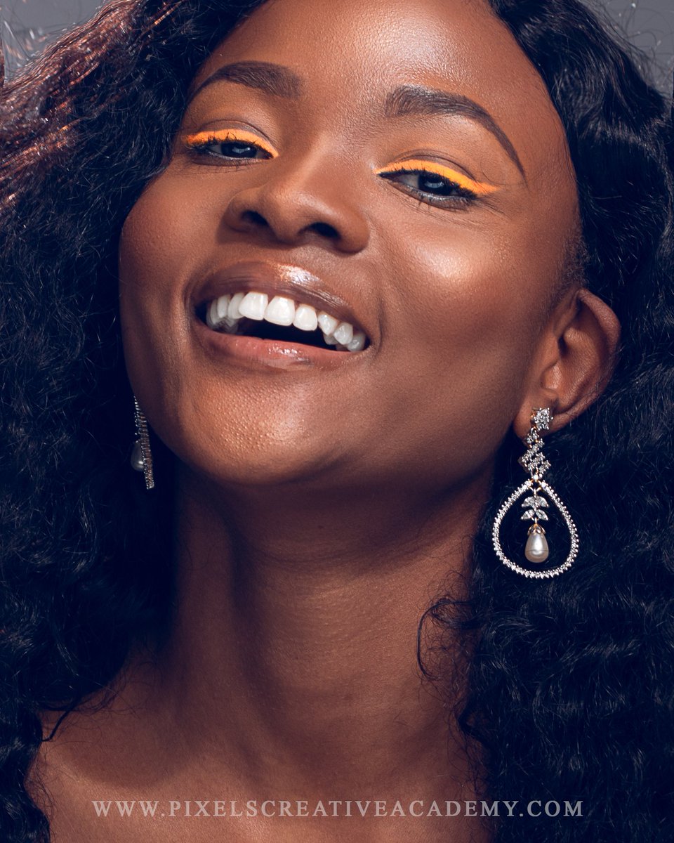 A good image is based on the expression you seek to show...
Joy!!!
.
.
#expressionisart #expression #expressions #orange #joy #smile #lighting #portraits #dodgeandburn #frequencyseparation #creative #pial