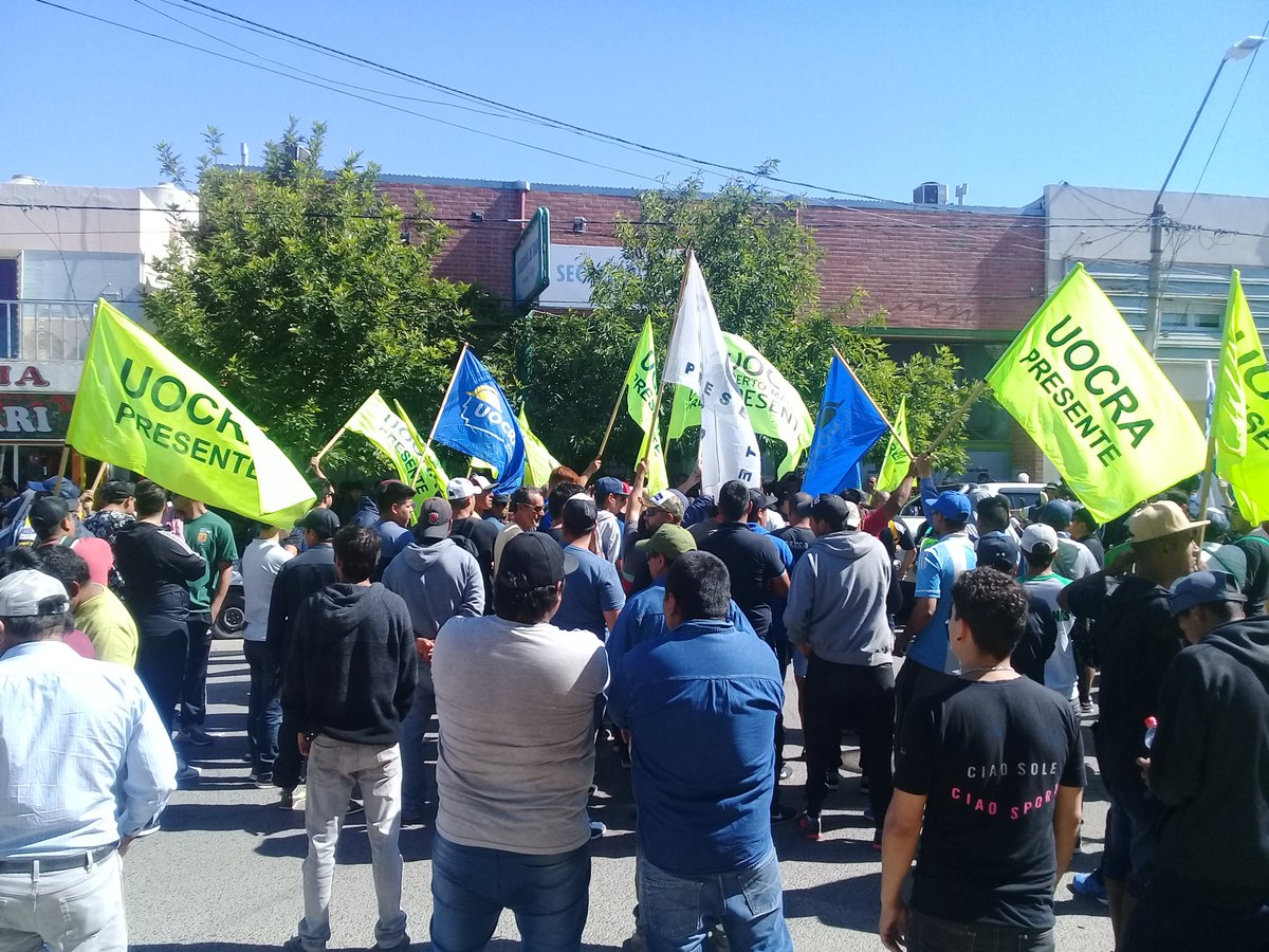 NoticiasPmy's tweet photo. #Madryn #Trabajo #Conflicto 

Parque Eólico #Chubut Norte: La @UOCRA_vallech movilizada y a la espera de definiciones en #España @Genneia eia 

https://t.co/deaKMoZPkm https://t.co/RhFgkc7c2n