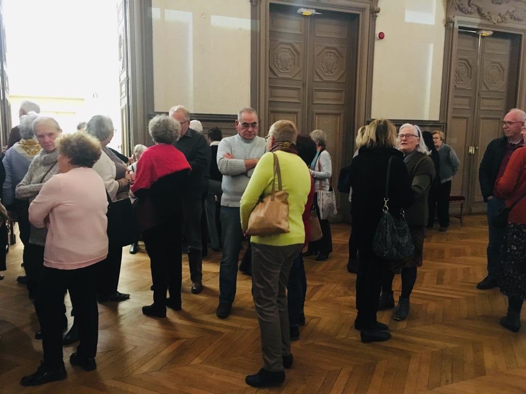 FOuzilleau's tweet photo. Très heureux d’accueillir comme chaque année à la @VilledeVernon les nouveaux Vernonnais. Ce soir, une 40aine de personnes attirée par l’attractivité et le dynamisme de la ville. Bravo aux équipes des @LesAVF de #Vernon qui font un travail formidable. https://t.co/rEjVFCJRNs