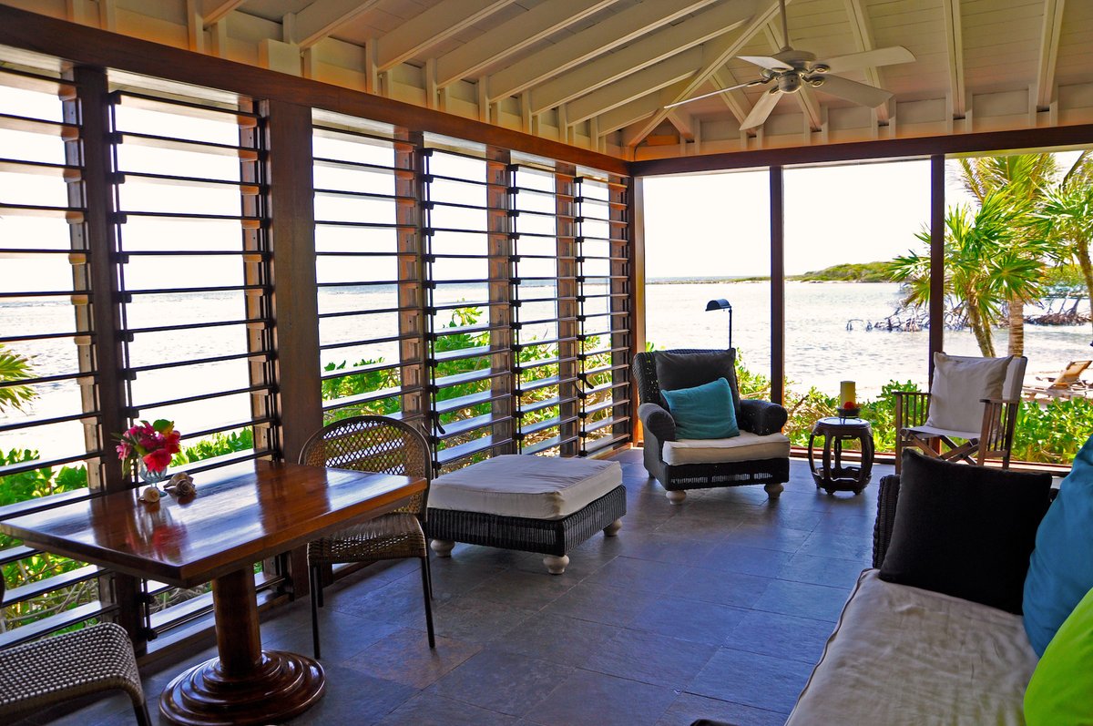 BarefootCay's tweet photo. It's time to get away... Our Oceanfront Grand Villa is our most luxurious accommodation and is available for December bookings! 

Enjoy one more vacation before the year ends ☀️ 
Book now: https://t.co/tUxitN8qD9 https://t.co/TPqvwd4juA