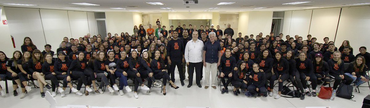 AnahuacCancun's tweet image. Entrega de sudaderas para atletas que representarán a nuestro campus en la Semana Leones Anáhuac 2019.
¡Éxito!

#KeepRoaring
#LiderazgoDeportivo
#Proudtobe

🔶Somos Anáhuac, la Universidad Internacional de Cancún