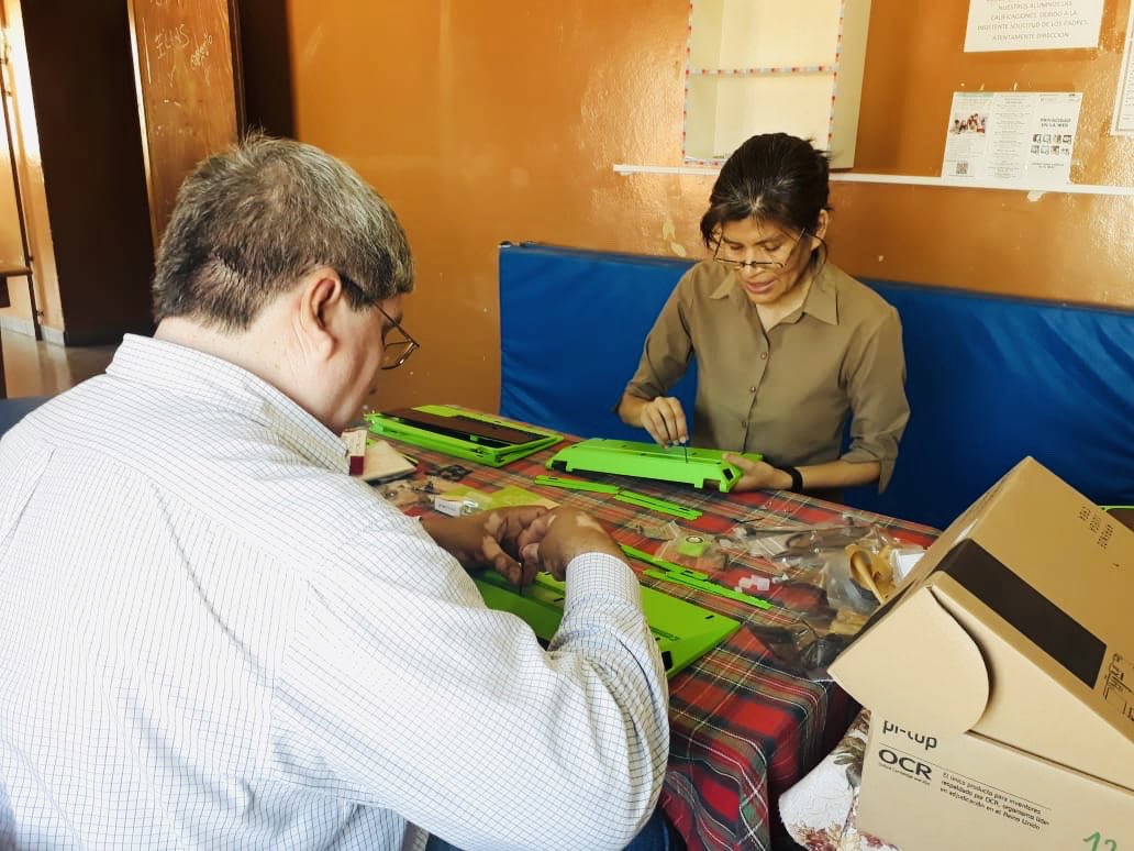 Esc 5027 José de San Martín anexo, del 19/11 al 25/11 la capacitadora @MaggieRuizV dictó el Taller de Código Pi Secundaria y programación en Python <a href="/cristian_ortin/">Cristian Ortín</a> <a href="/MartaMariaMerlo/">Marta Merlo</a> <a href="/s_sciesalta/">Calidad e Innovacion</a>