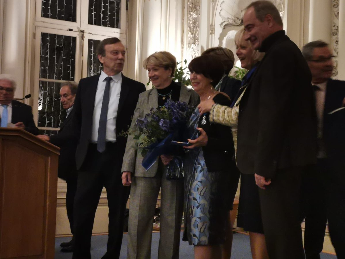 AMBERTRAND's tweet photo. Évidemment présente à l’élévation de Véronique Bruna-Mardoyan au grade de Chevalier de l’Ordre National du Mérite.
La présidente d’honneur de l’ #AFAAR (Association Franco-Arménienne d’Avignon et sa Région) fait la fierté des franco-arméniens!
@armembfrance @AmbaFR_Armenie https://t.co/xIyjjpK0fN