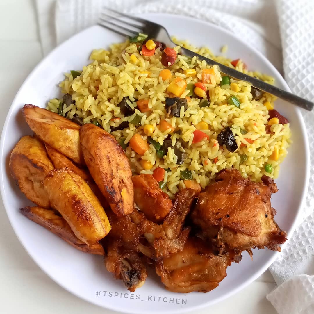 Tasty NIGERIAN FRIED RICE Recipe!!Simple & Quick step by step guide! 