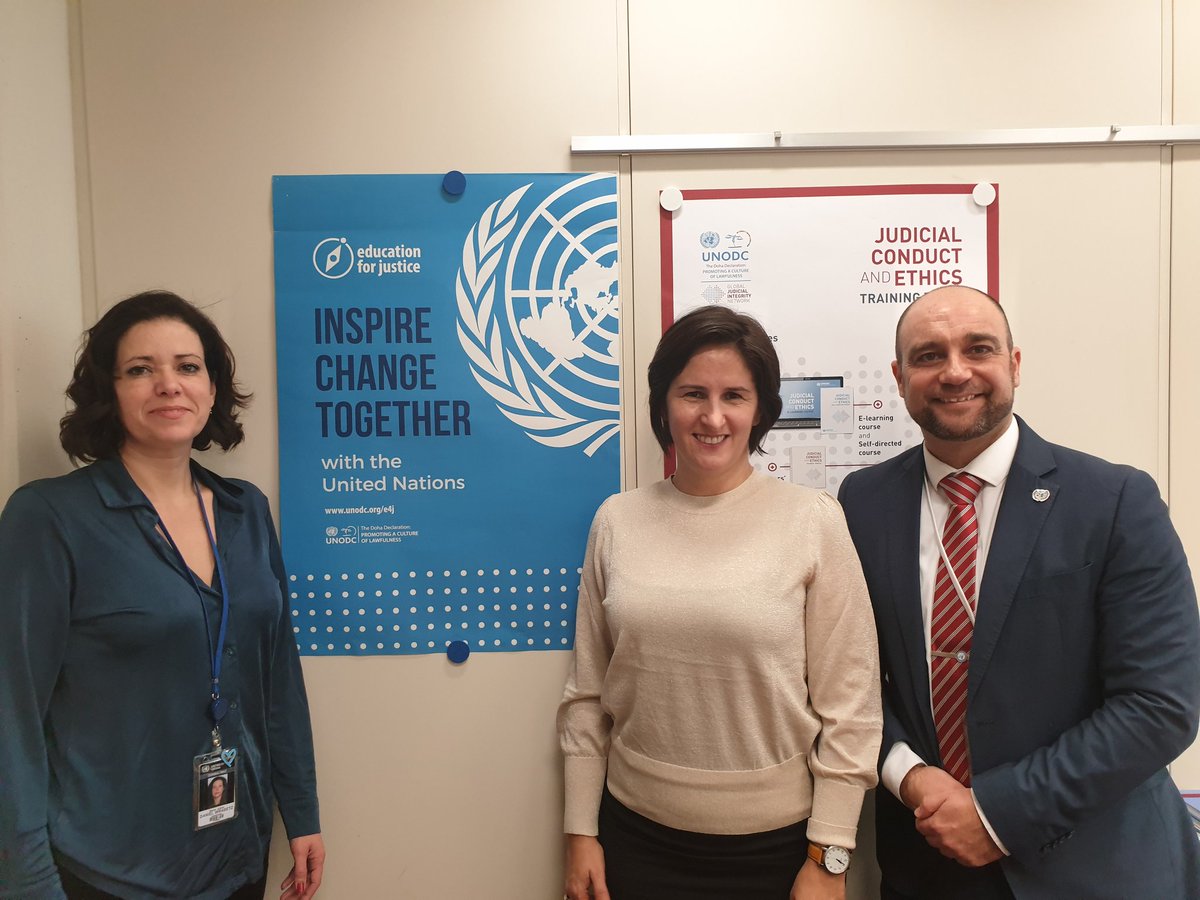 Reunião muito produtiva com a Secretária de Estado para a Integração e as Migrações de Portugal 🇵🇹 Cláudia Pereira

Boas perspectivas para a adaptação  dos recursos pedagógicos Educação para a Justiça do programa @DohaDeclaration da <a href="/UNODC/">UN Office on Drugs & Crime</a> para promoção dos Direitos Humanos